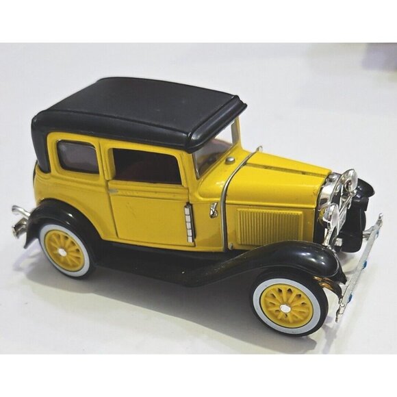 1930 Ford Crown Victoria 1:32 Diecast Car  ARKO Black & Yellow - Picture 7 of 14